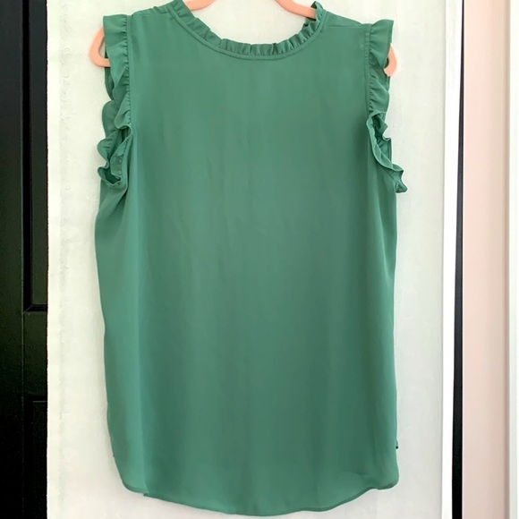 LOFT Sage Green High/Low Sleeveless Blouse w/ Slight Ruffle Details. Size Medium - Picture 5 of 9